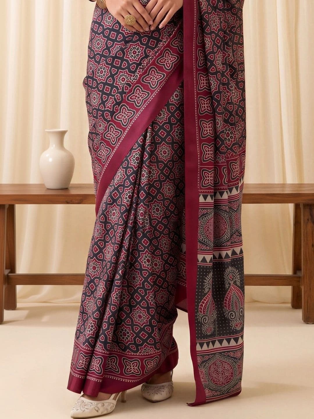 Saree mall Ajrak Block Poly Crepe Designer Block Print Sarees thumbnail 5