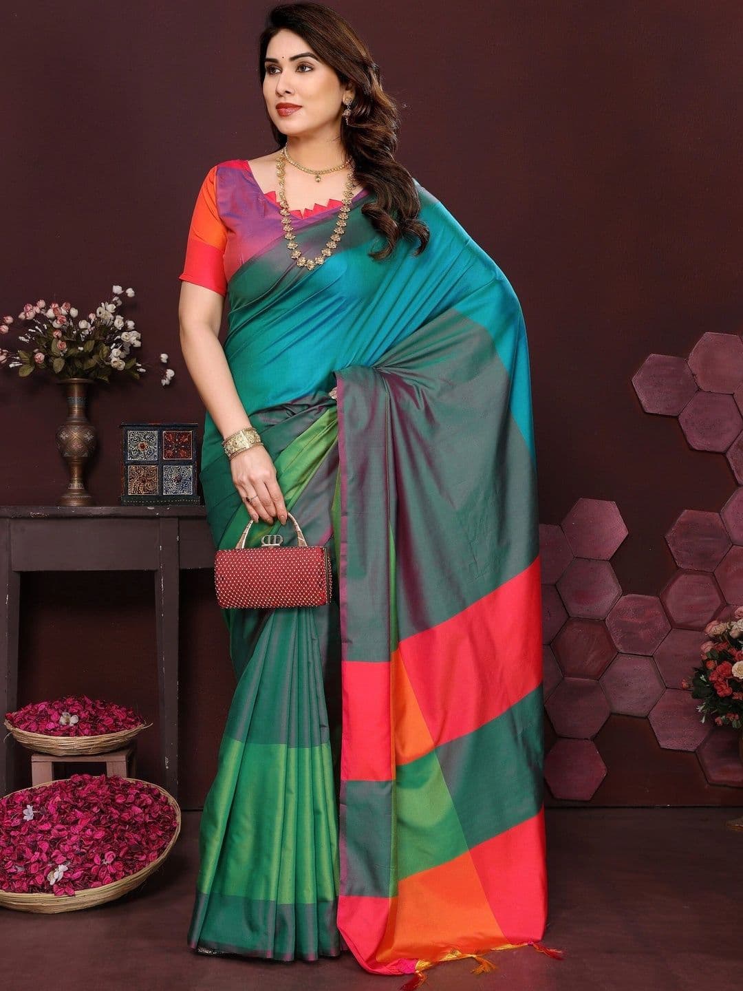 Owee Silk Cotton Designer Saree thumbnail 5