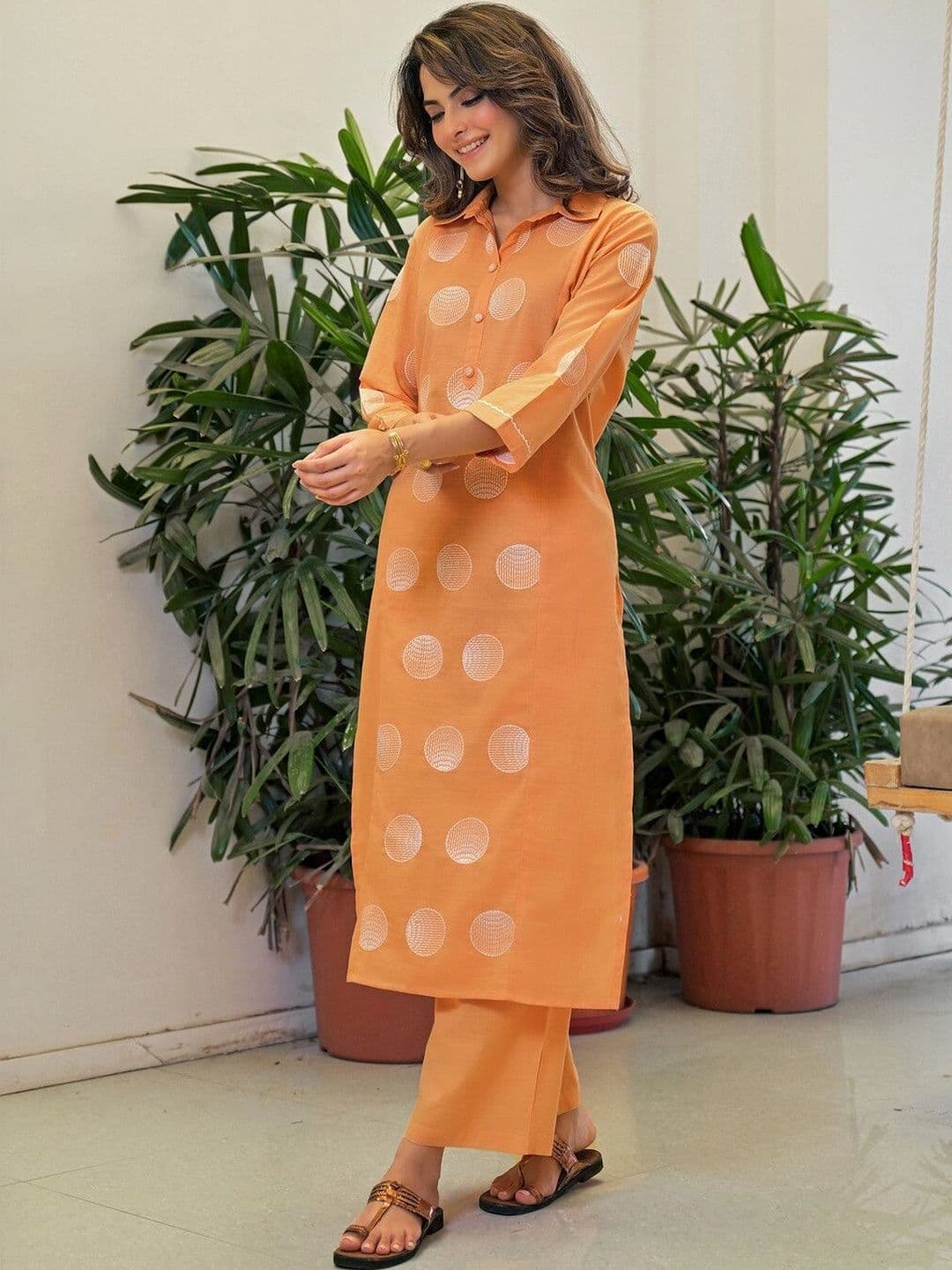 SKYLEE Women Printed Regular Kurta with Trousers thumbnail 4