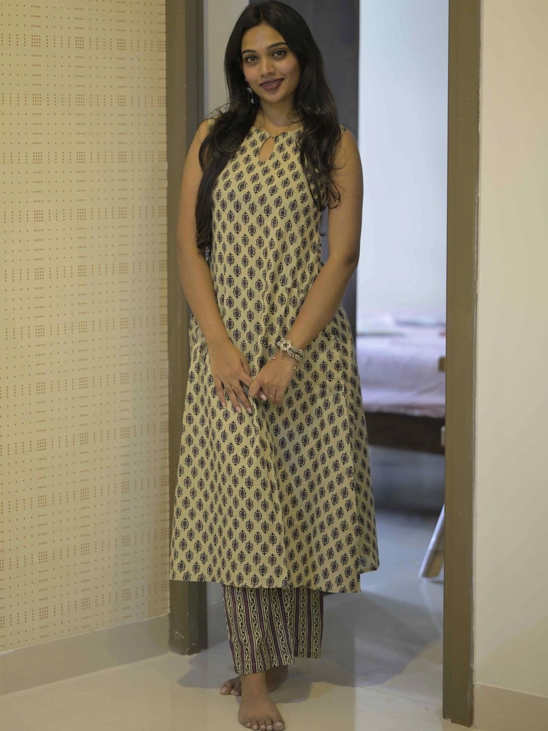 Vastara the Label Women Ethnic Motifs Printed Regular Pure Cotton Kurta with Trousers thumbnail 2