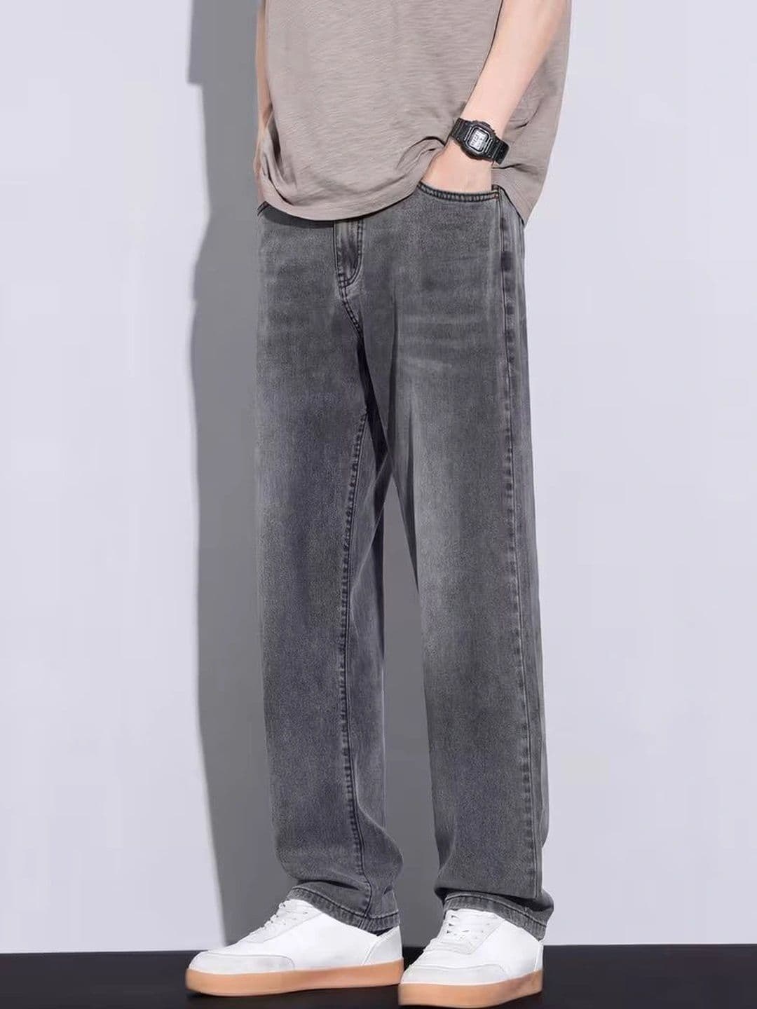 PINKLIT Men Straight Fit Mid-Rise Light Fade Jeans thumbnail 4