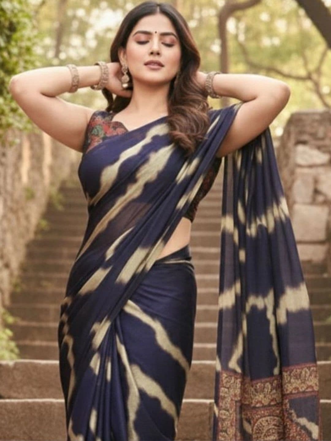 Owee Tie and Dye Pure Chiffon Designer Saree thumbnail 5