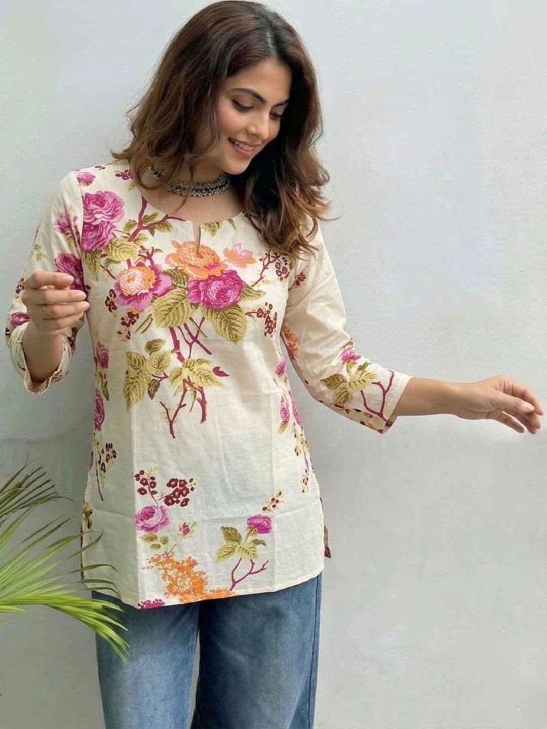 Zyla Women Floral Printed Floral Kurta - view 1