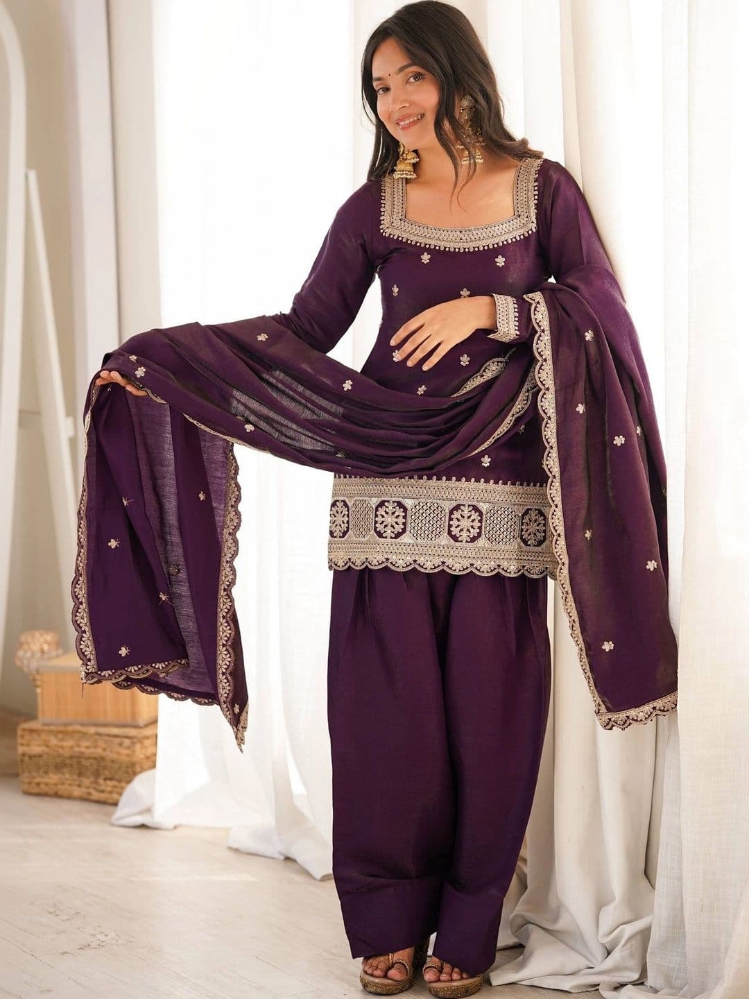 VASTRABELLA Women Ethnic Motifs Embroidered Regular Kurta with Patiala & With Dupatta thumbnail 4