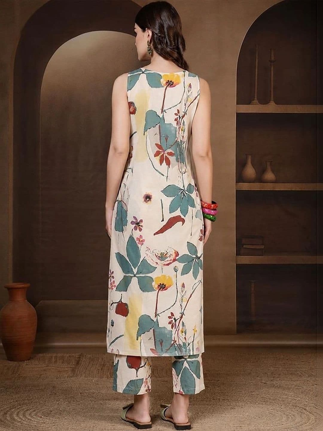 SANTOLIYA Women Floral Printed Regular Kurta with Trousers thumbnail 2