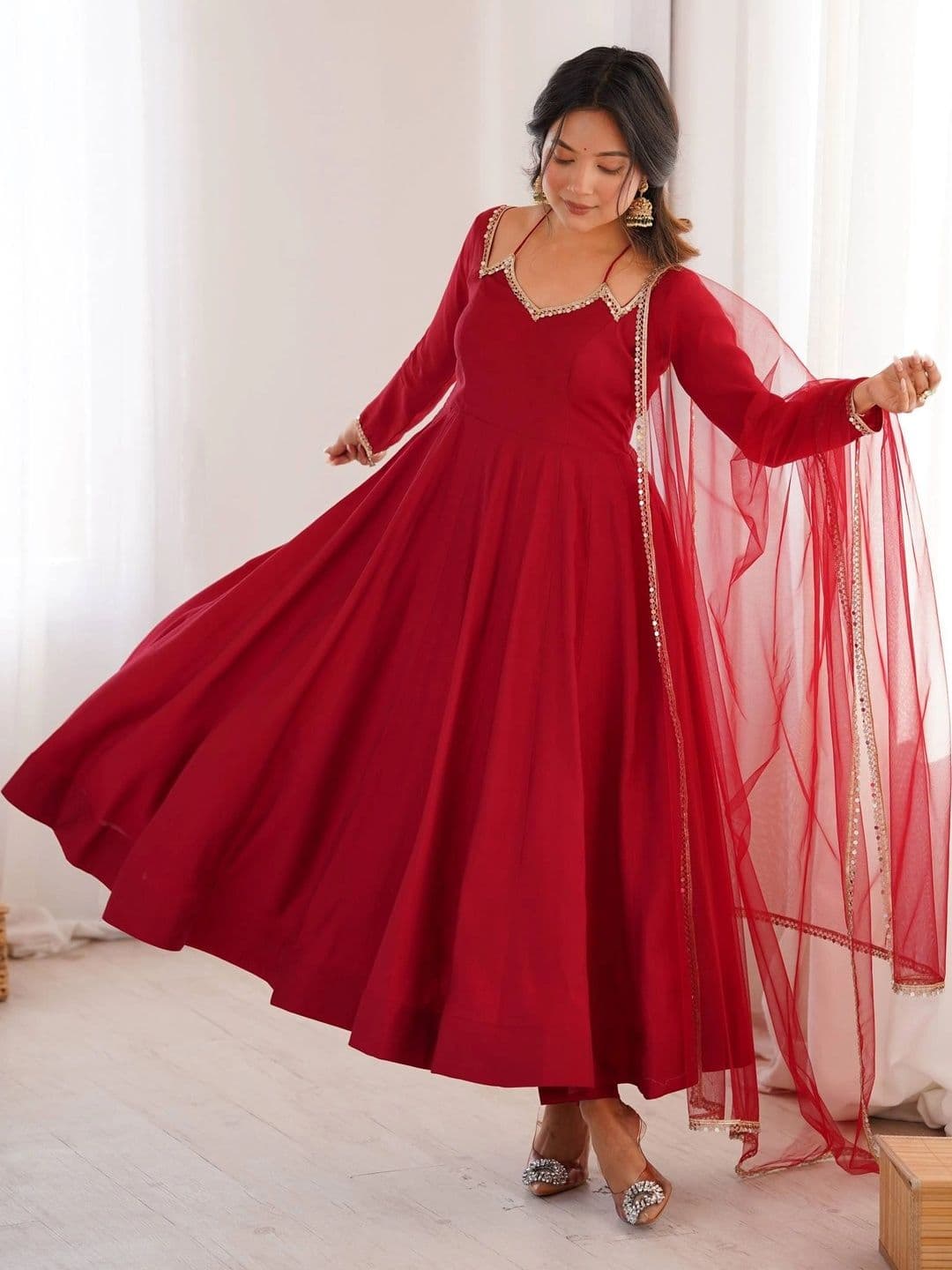 VASTRABELLA Women Regular Gotta Patti Chanderi Silk Kurta with Trousers & With Dupatta thumbnail 2