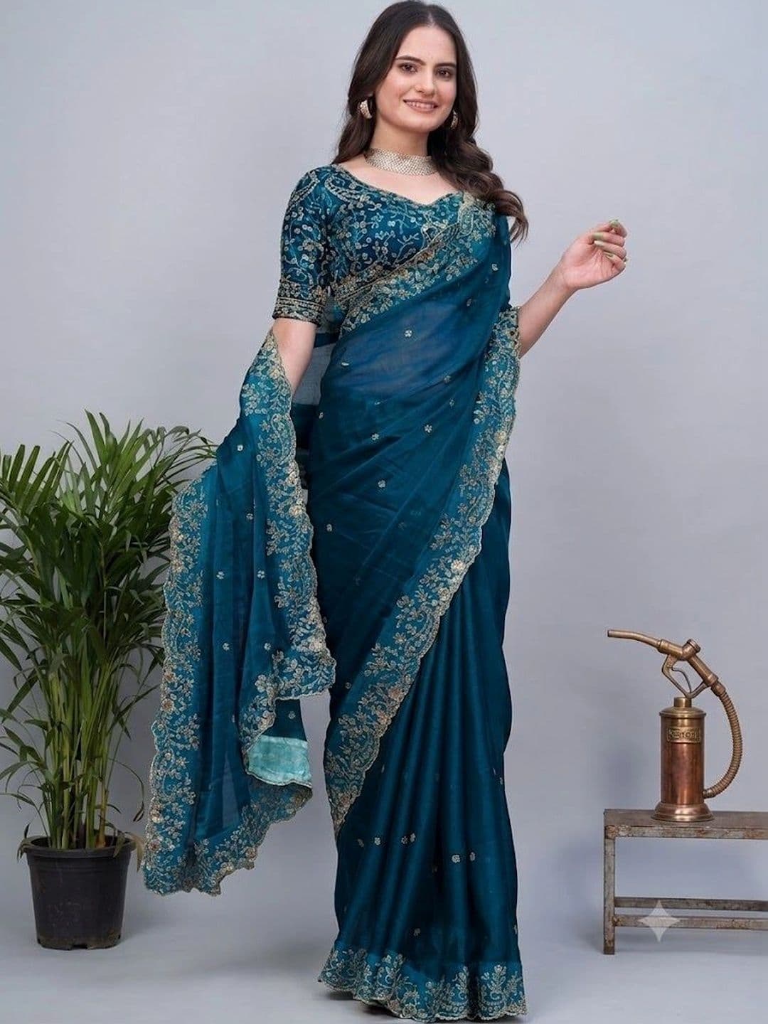 kantuba Floral Zari Art Silk Heavy Work Saree thumbnail 2