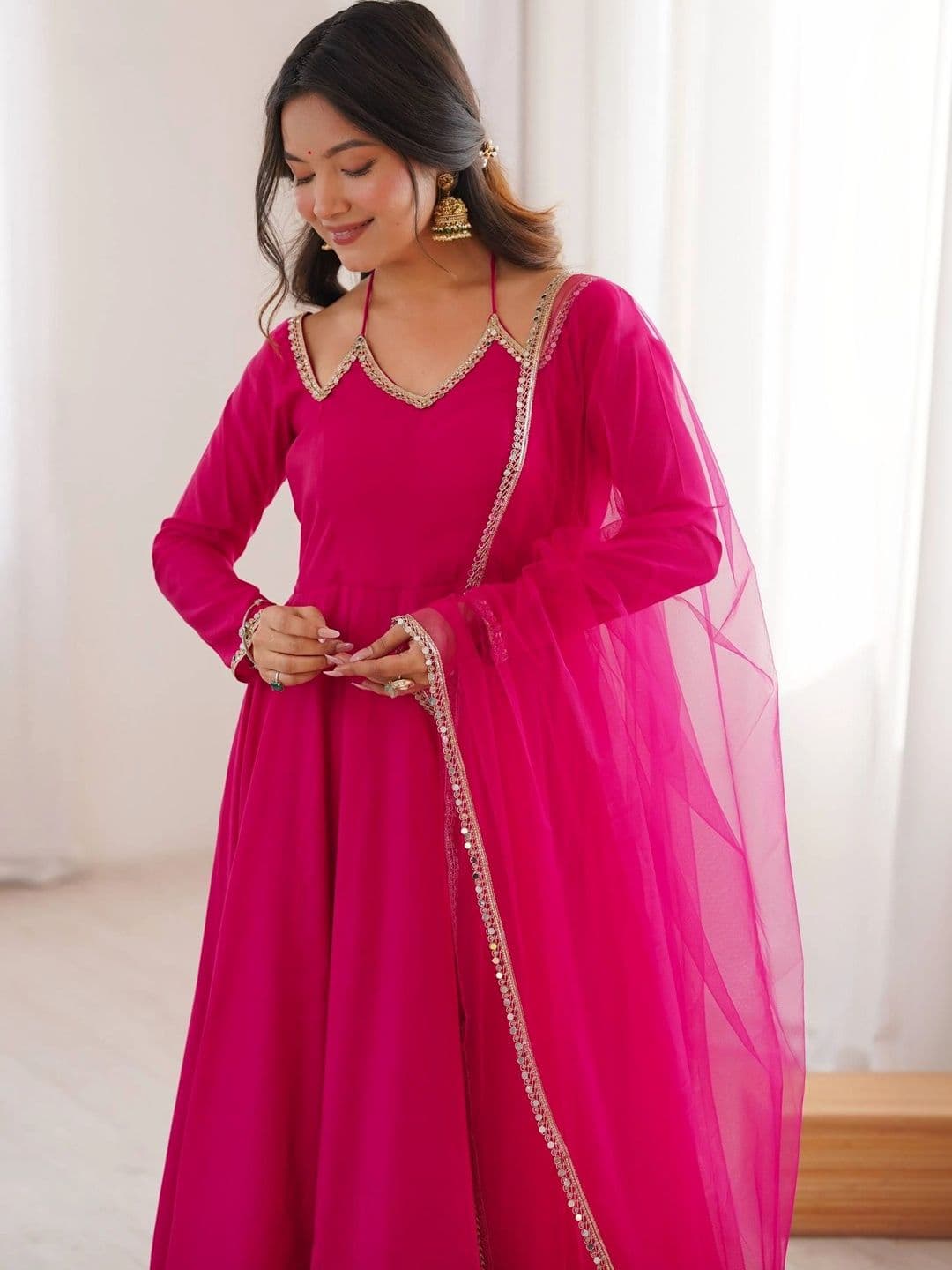 VASTRABELLA Women Regular Gotta Patti Chanderi Silk Kurta with Trousers & With Dupatta thumbnail 7
