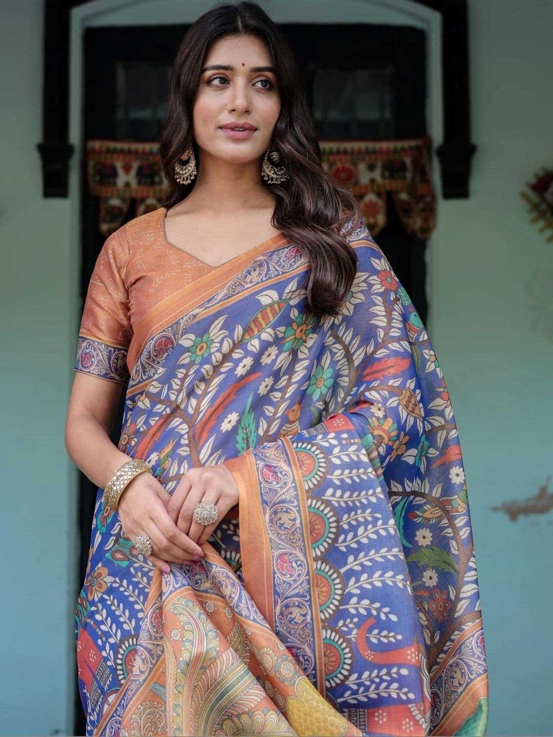 HOUSE OF PRANSHI Floral Linen Blend Jamdani Saree thumbnail 2