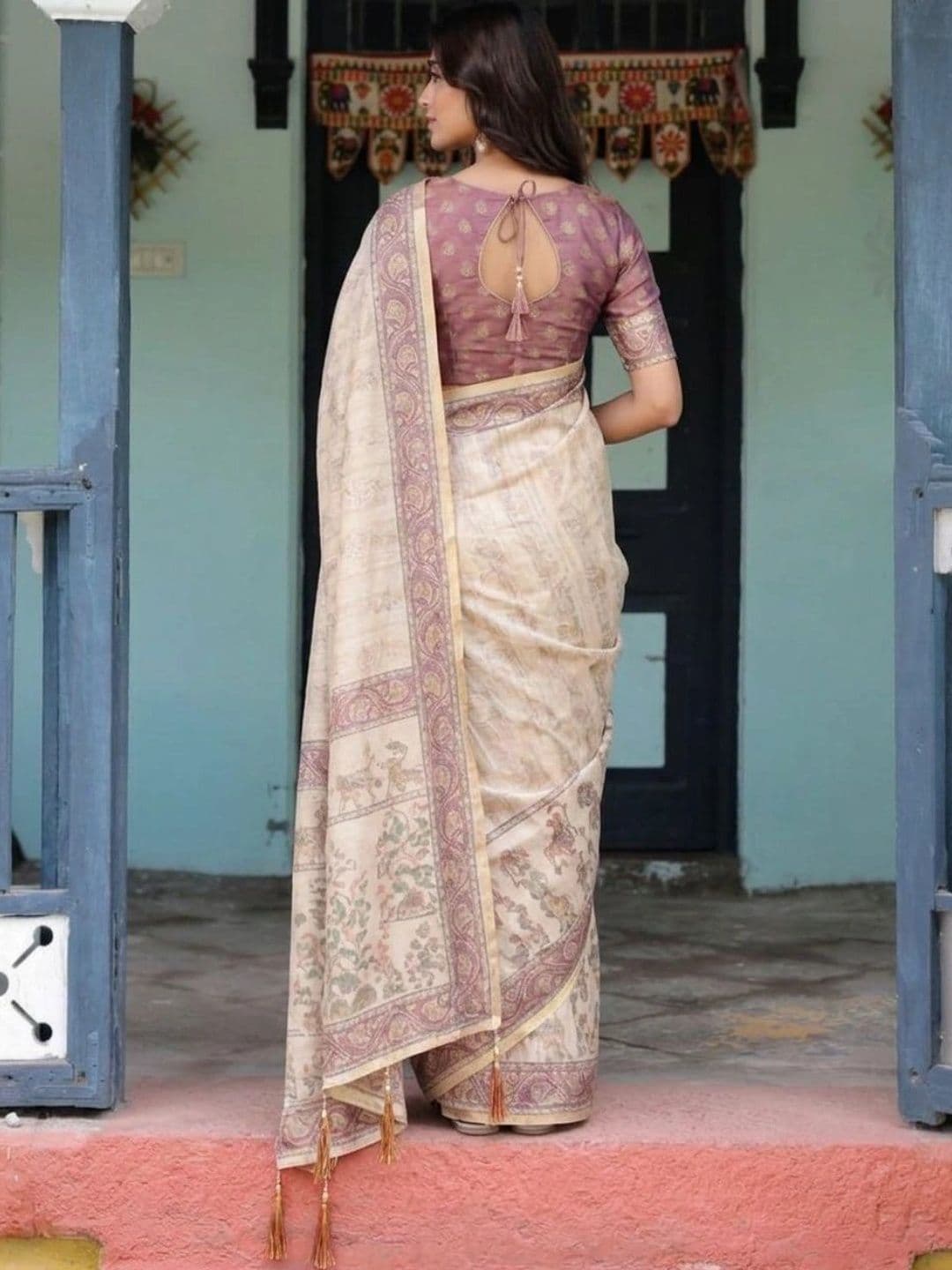 HOUSE OF PRANSHI Floral Linen Blend Jamdani Saree thumbnail 3