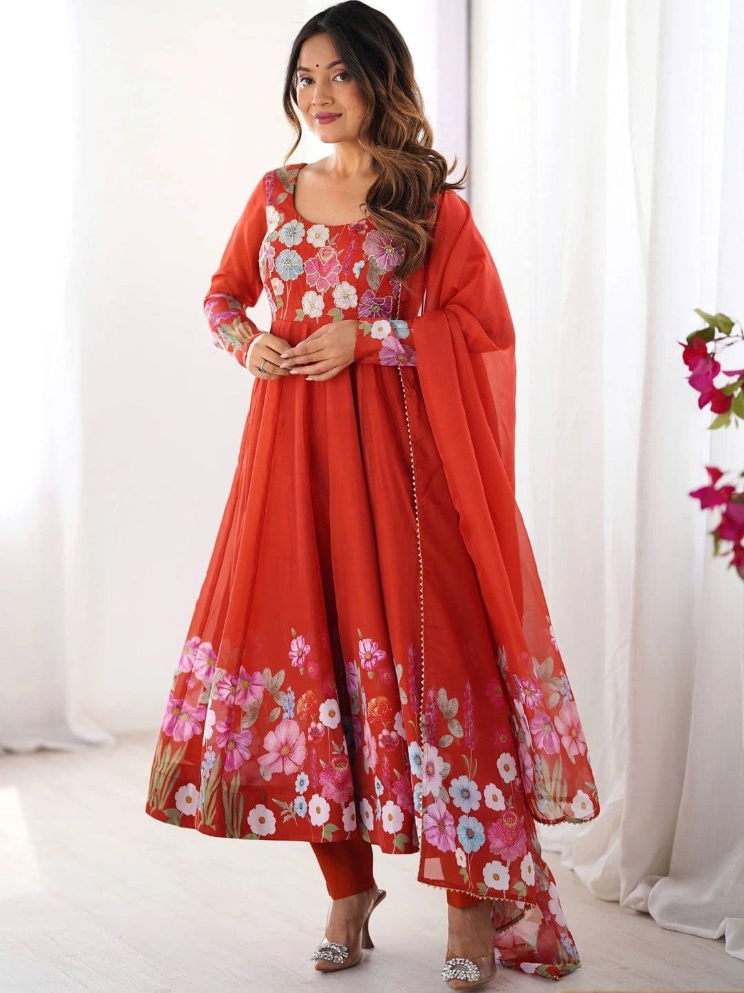 VASTRABELLA Women Floral Printed Regular Kurta with Trousers & With Dupatta - view 1