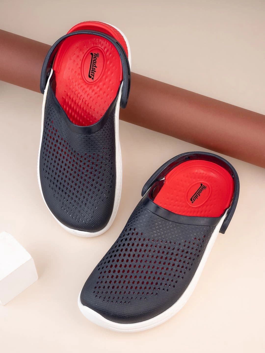 Roadster Men Clogs thumbnail 5