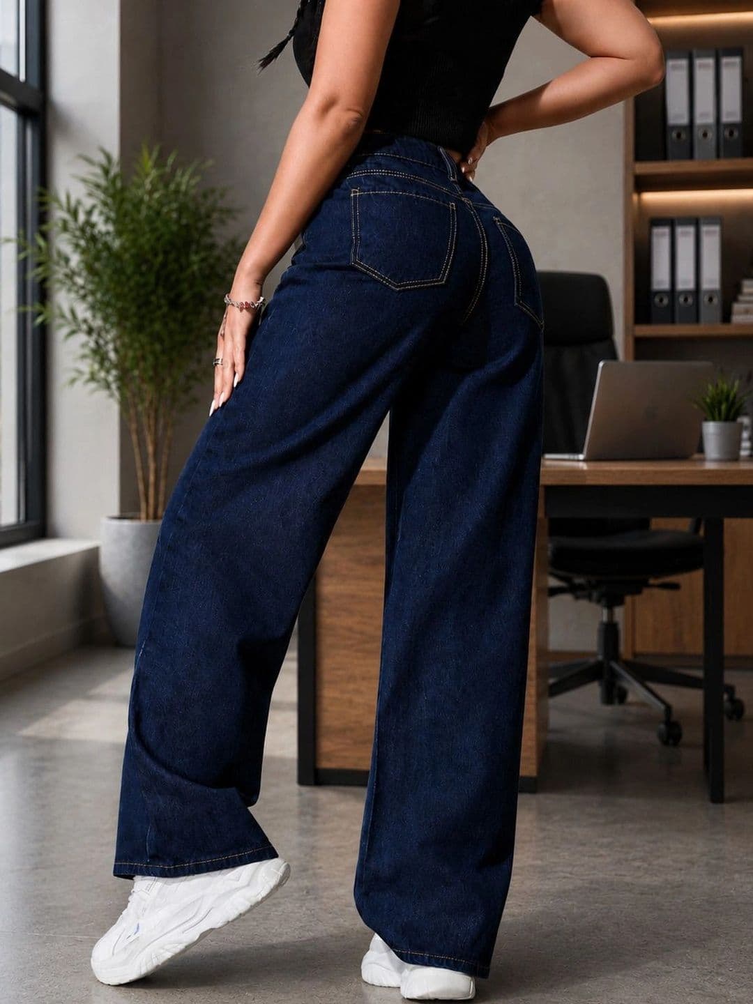 DENIMLOOK Women Flared High-Rise Jeans thumbnail 3