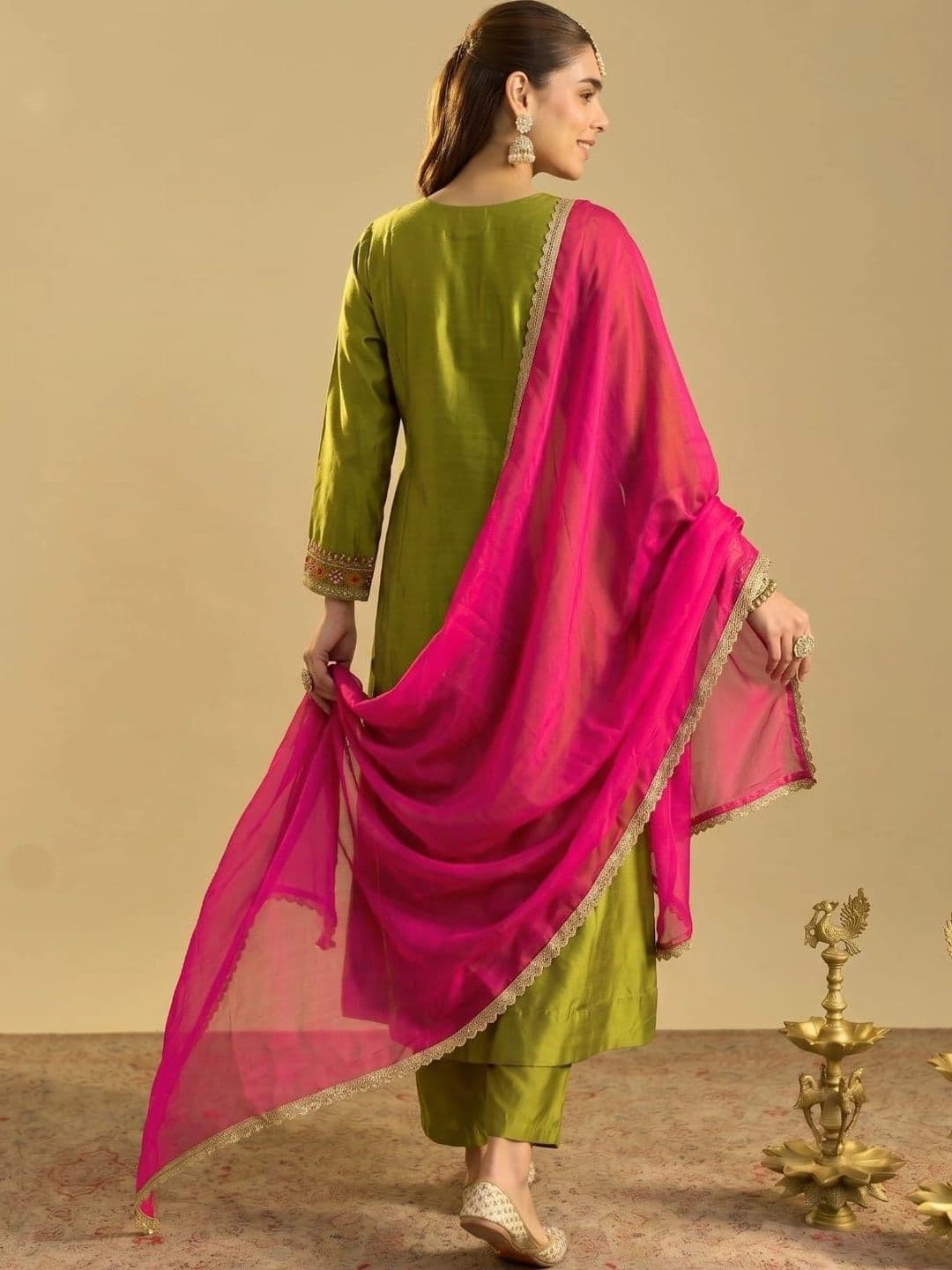 SMITSAREE Women Ethnic Motifs Embroidered Regular Thread Work Kurta with Trousers & With Dupatta thumbnail 7