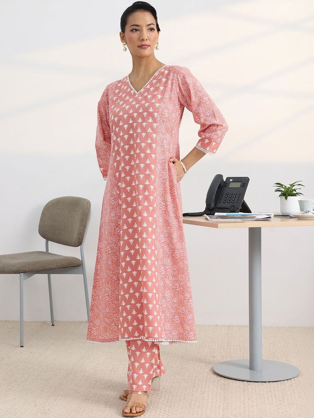 Gerua By Libas Women Ethnic Motifs Printed Regular Kurta with Trousers & With Dupatta thumbnail 4