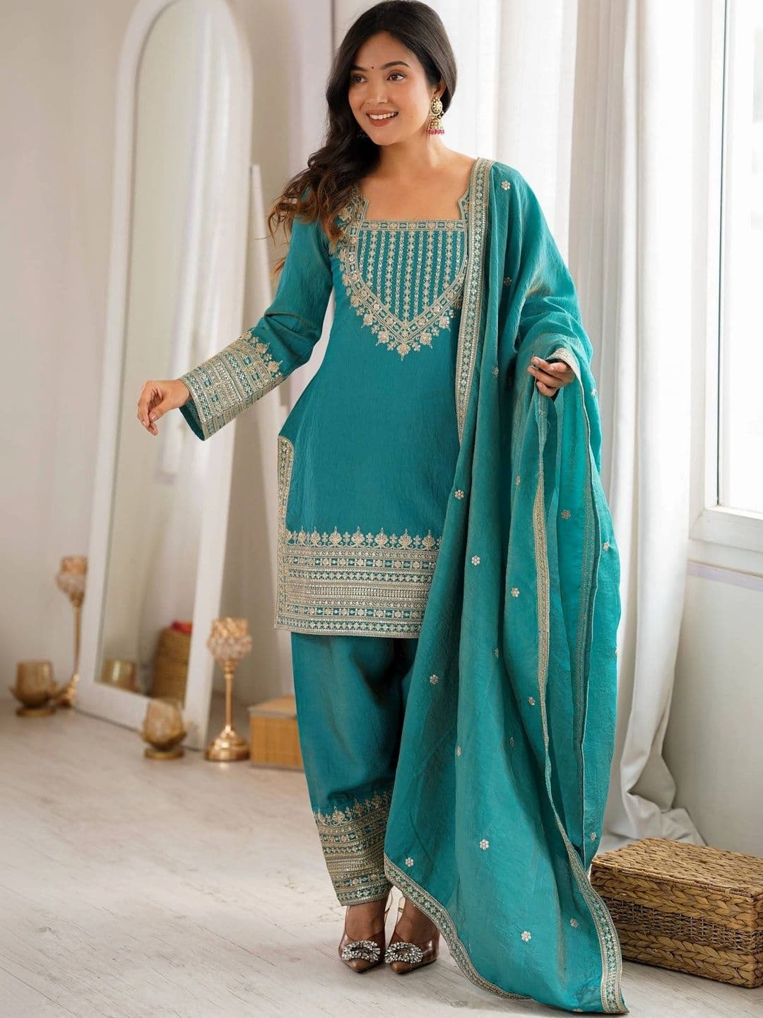 VASTRABELLA Women Ethnic Motifs Embroidered Regular Thread Work Kurta with Patiala & With Dupatta thumbnail 7