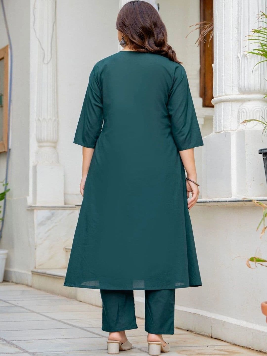 HERE&NOW Women Ethnic Motifs Embroidered Empire Thread Work Pure Cotton Kurta with Palazzos & With Dupatta thumbnail 2