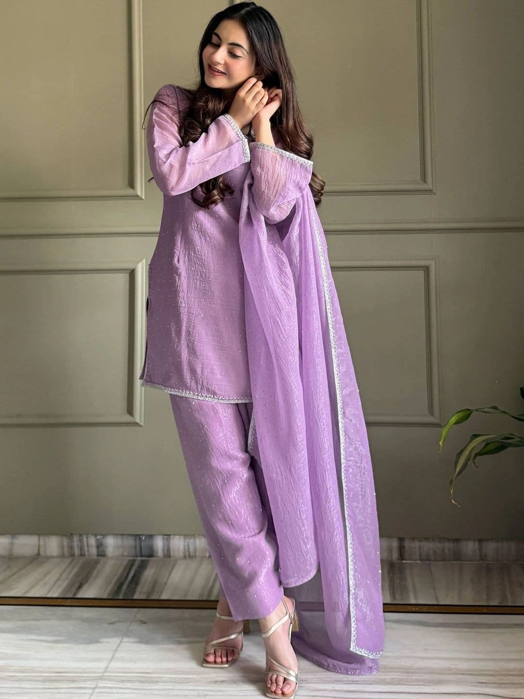 VASTRABELLA Women Regular Kurta with Patiala & With Dupatta thumbnail 4