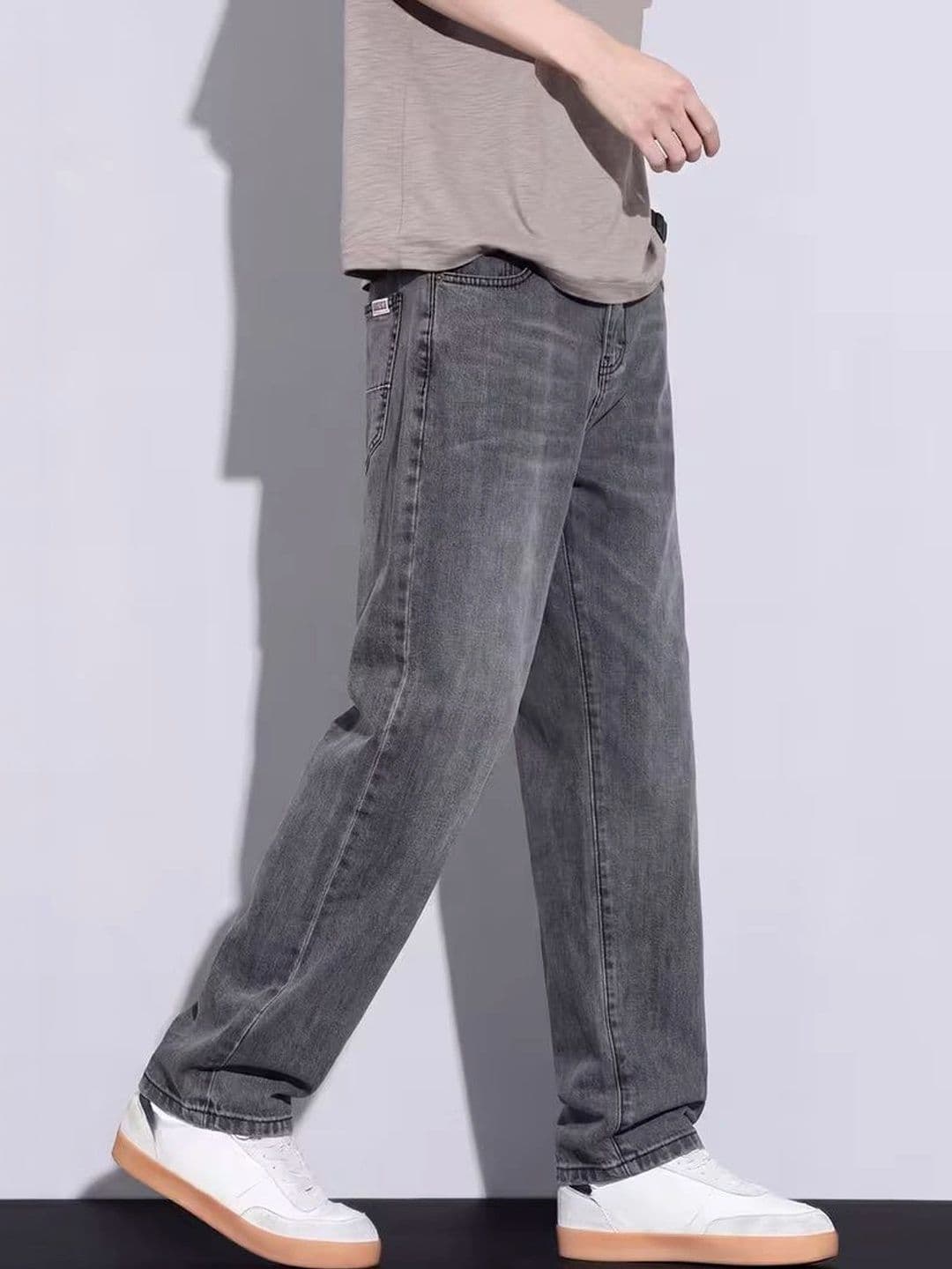 PINKLIT Men Straight Fit Mid-Rise Light Fade Jeans thumbnail 5