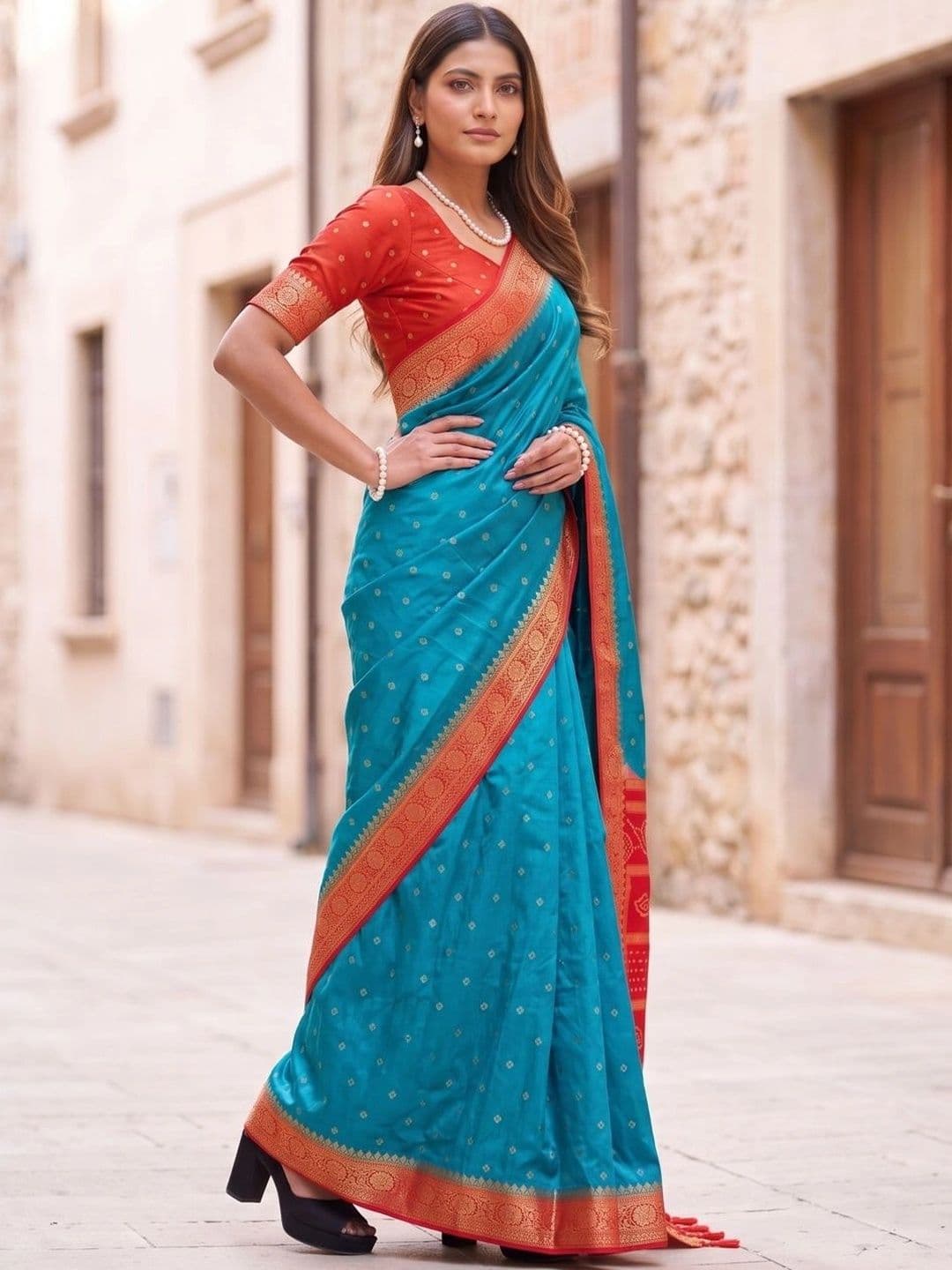 Mitera Woven Design Zari Satin Banarasi Saree thumbnail 3