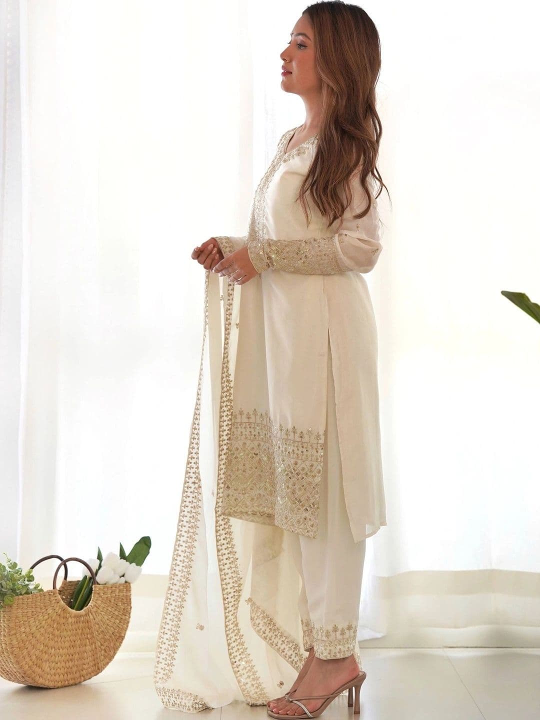 VASTRABELLA Women Ethnic Motifs Embroidered Regular Sequinned Kurta with Trousers & With Dupatta thumbnail 4