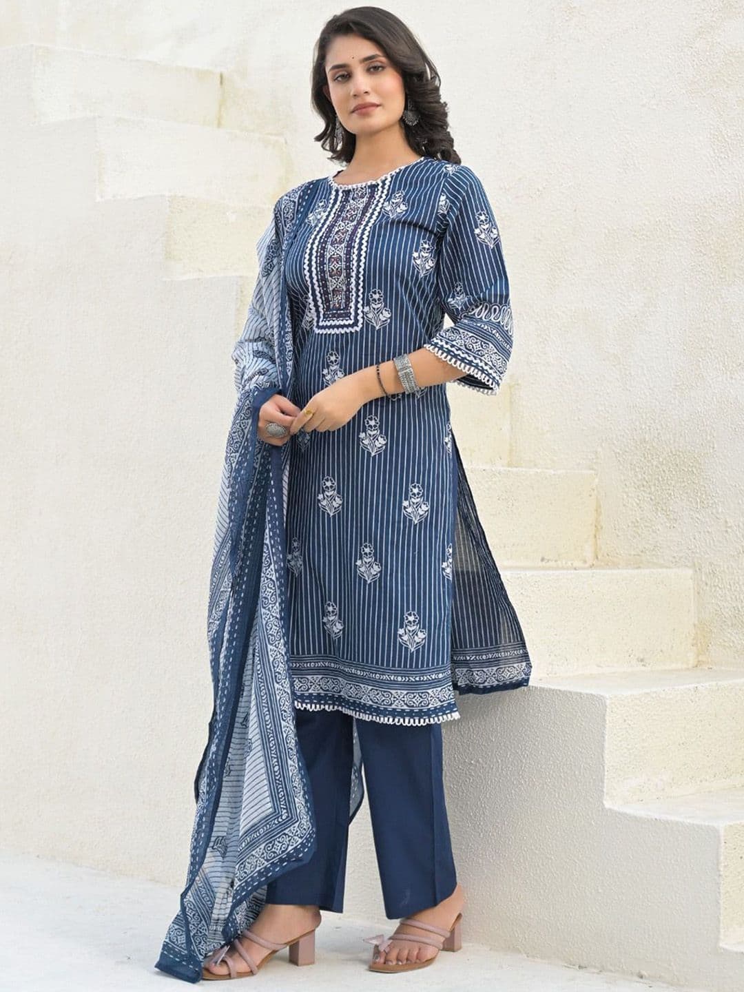 Varanga Women Printed Regular Pure Cotton Kurta And Trousers With Dupatta thumbnail 7