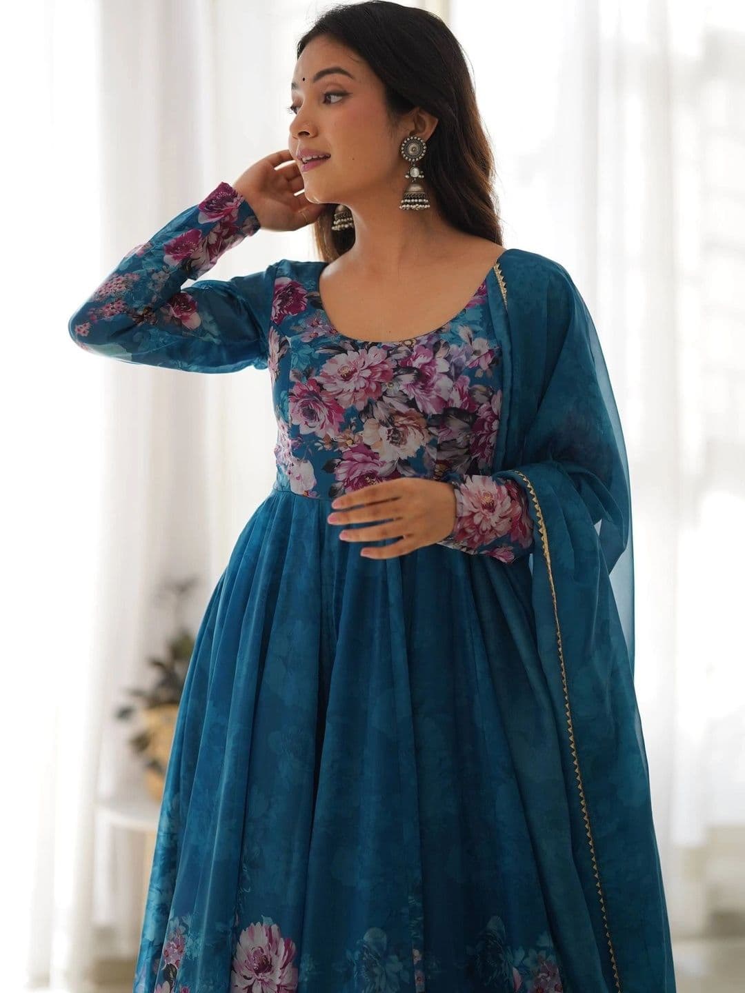 VASTRABELLA Women Floral Printed Empire Kurta with Trousers & With Dupatta thumbnail 6