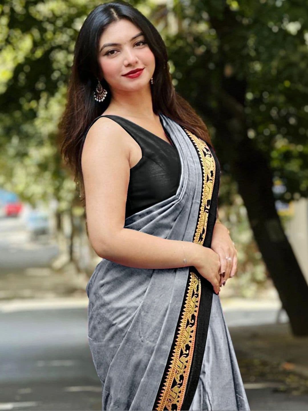 KALINI Zari Silk Cotton Designer Gadwal Saree thumbnail 5