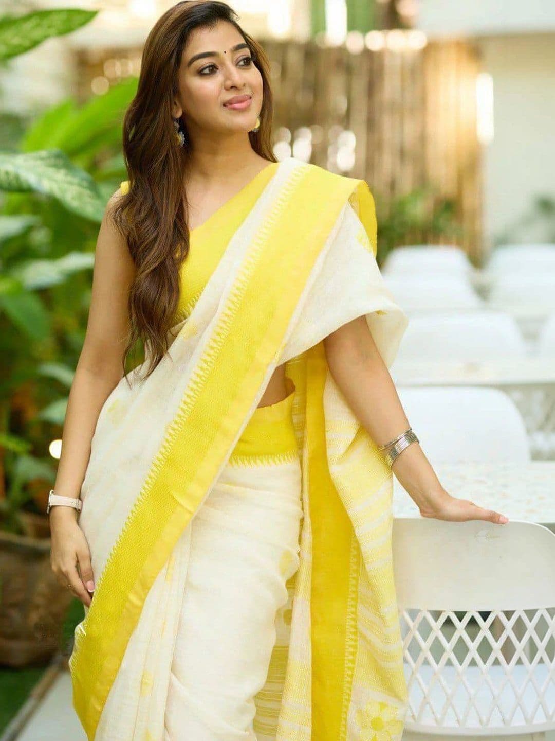 revika Zari Art Silk Designer Kanjeevaram Saree thumbnail 2