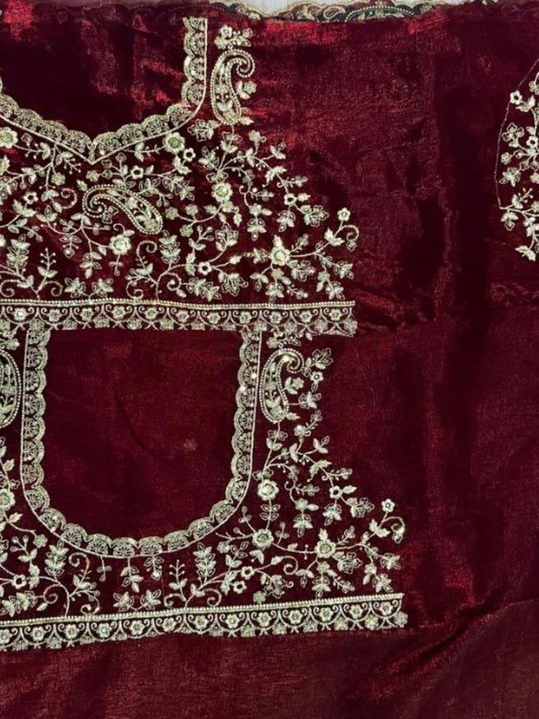 kantuba Floral Embroidered Art Silk Heavy Work Saree thumbnail 4
