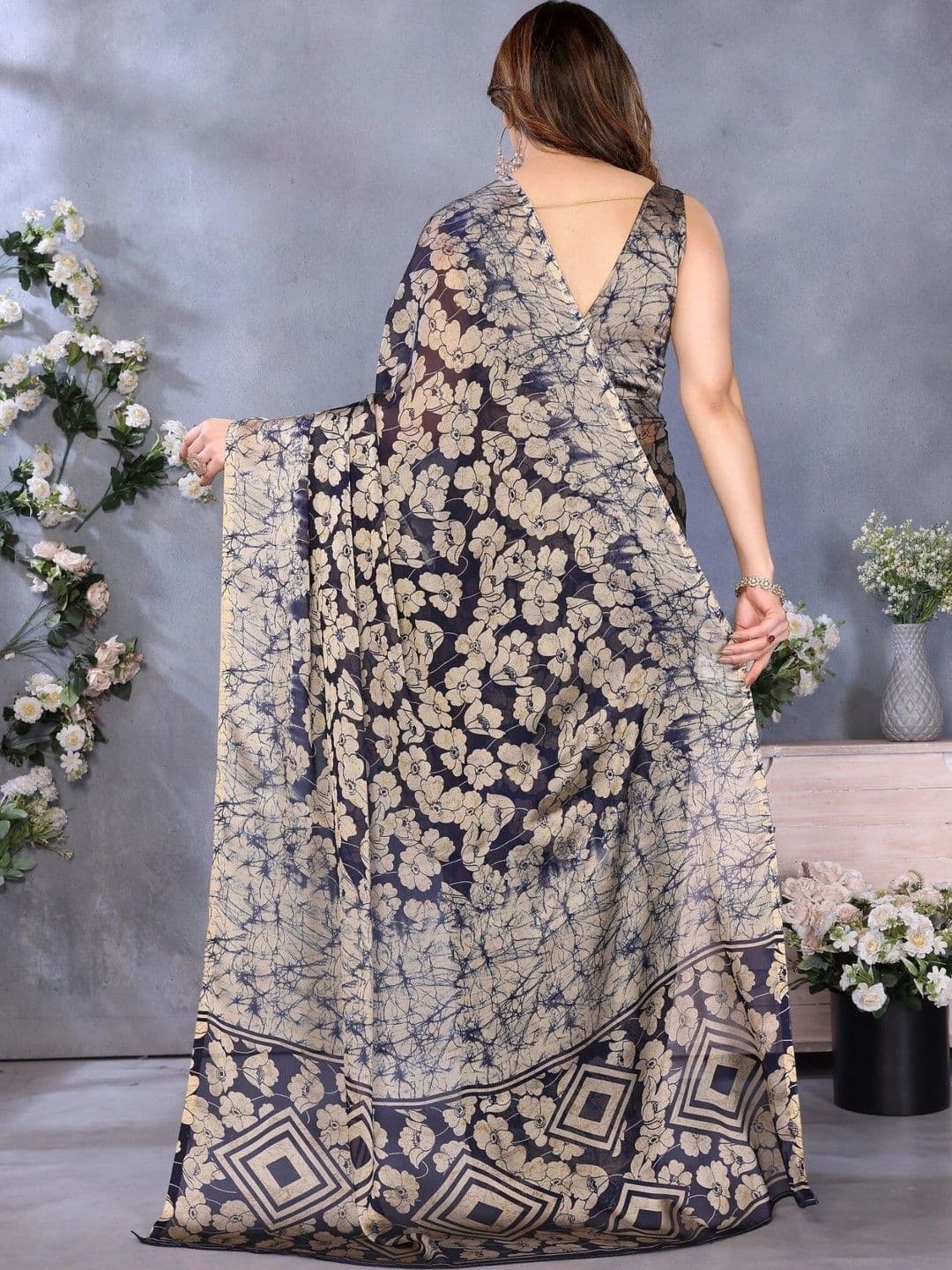Owee Floral Pure Chiffon Designer Saree thumbnail 4