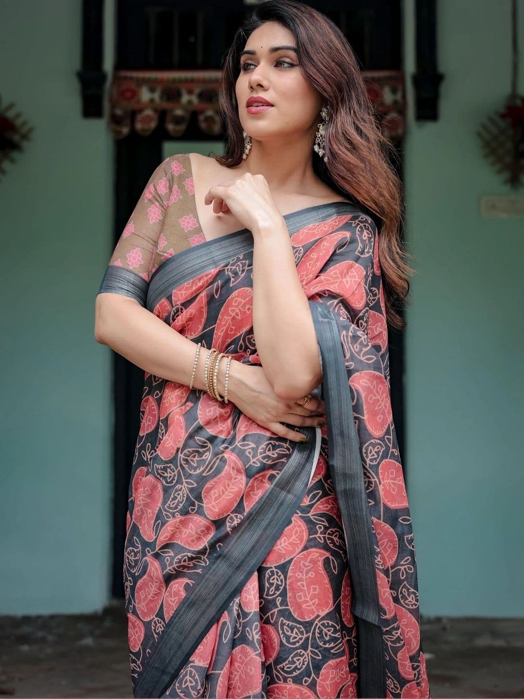 HOUSE OF PRANSHI Paisley Linen Blend Jamdani Saree thumbnail 2