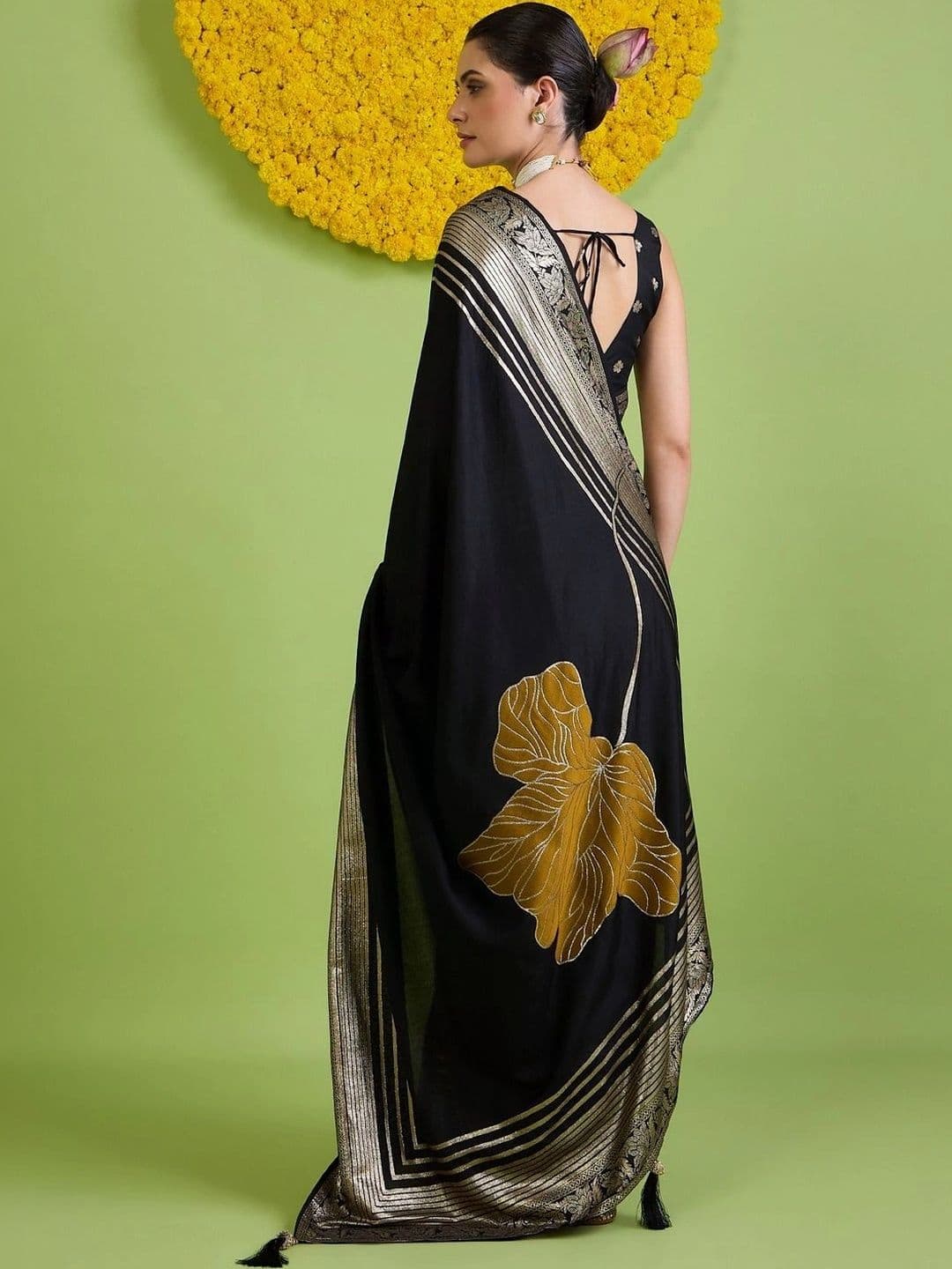 Saree mall Woven Design Zari Silk Blend Designer Banarasi Sarees thumbnail 7