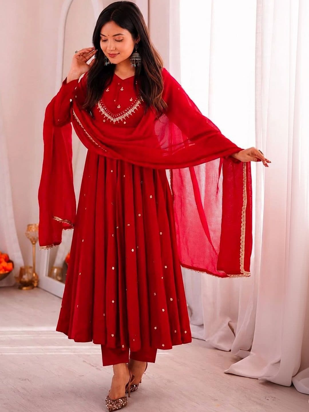 VASTRABELLA Women Regular Gotta Patti Kurta with Trousers & With Dupatta thumbnail 4