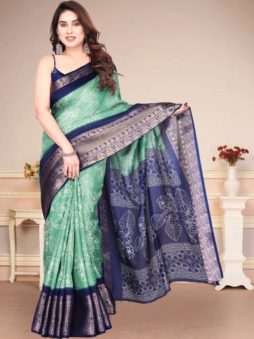 Owee Floral Zari Silk Blend Designer Saree thumbnail 5