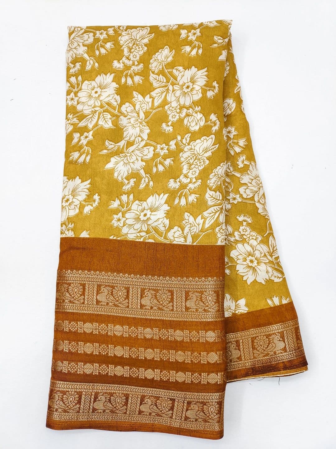 Owee Floral Zari Silk Blend Designer Saree thumbnail 2