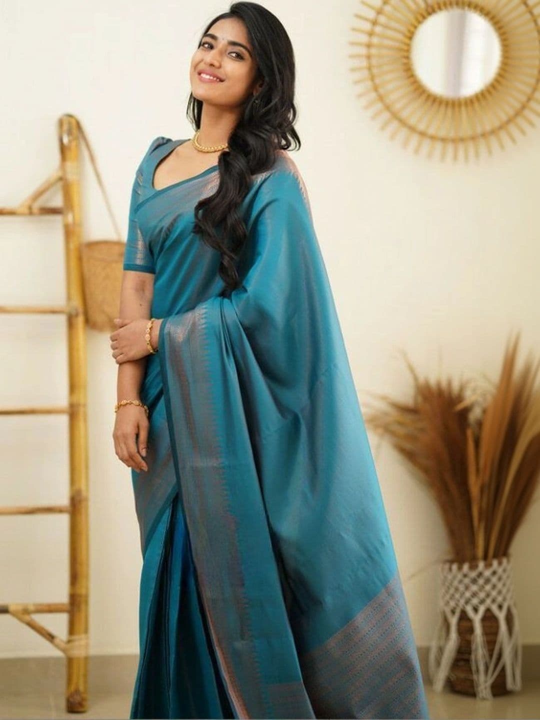 Tapasvi Clothing Zari Art Silk Banarasi Saree thumbnail 3