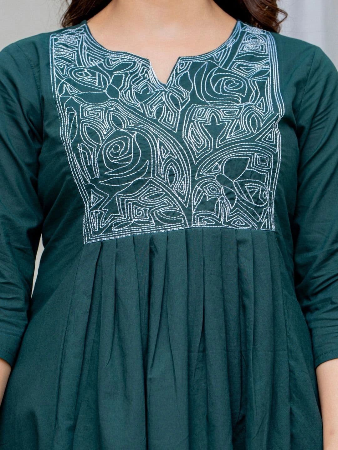 HERE&NOW Women Ethnic Motifs Embroidered Empire Thread Work Pure Cotton Kurta with Palazzos & With Dupatta thumbnail 3