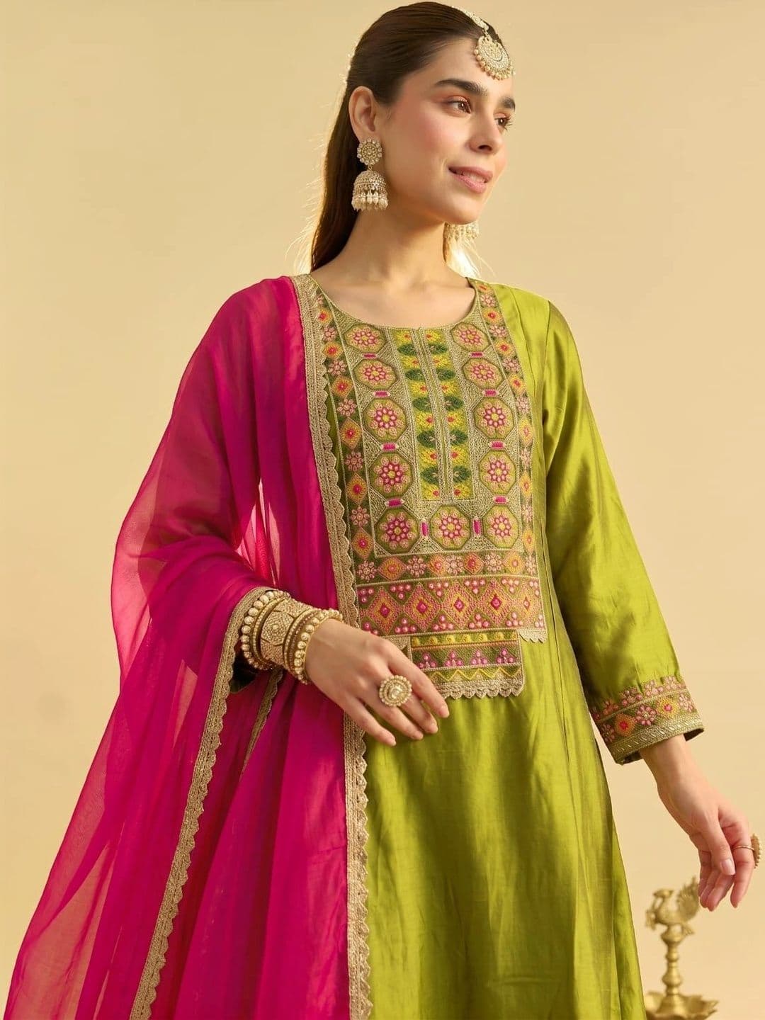 SMITSAREE Women Ethnic Motifs Embroidered Regular Thread Work Kurta with Trousers & With Dupatta thumbnail 2