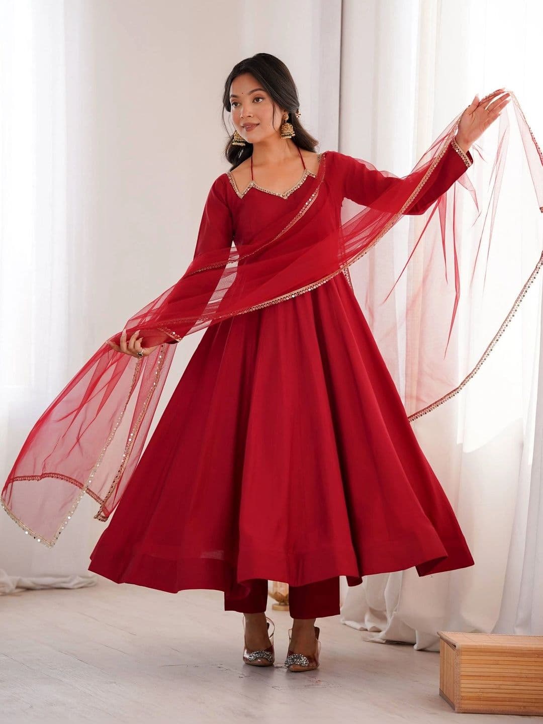 VASTRABELLA Women Regular Gotta Patti Chanderi Silk Kurta with Trousers & With Dupatta thumbnail 7