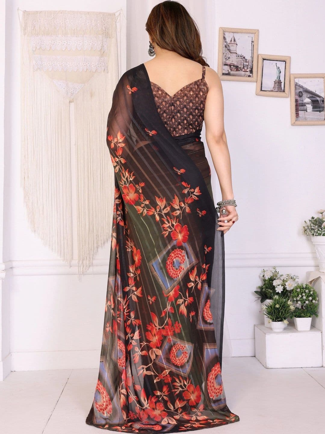 Owee Floral Pure Chiffon Designer Saree thumbnail 4