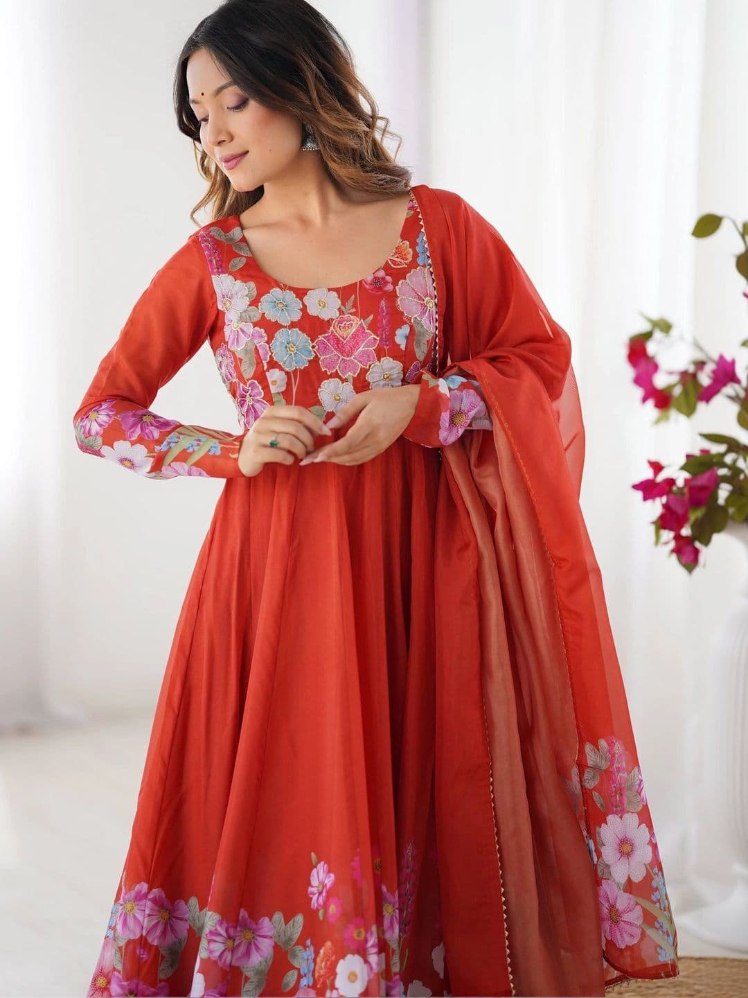 VASTRABELLA Women Floral Printed Regular Kurta with Trousers & With Dupatta thumbnail 7