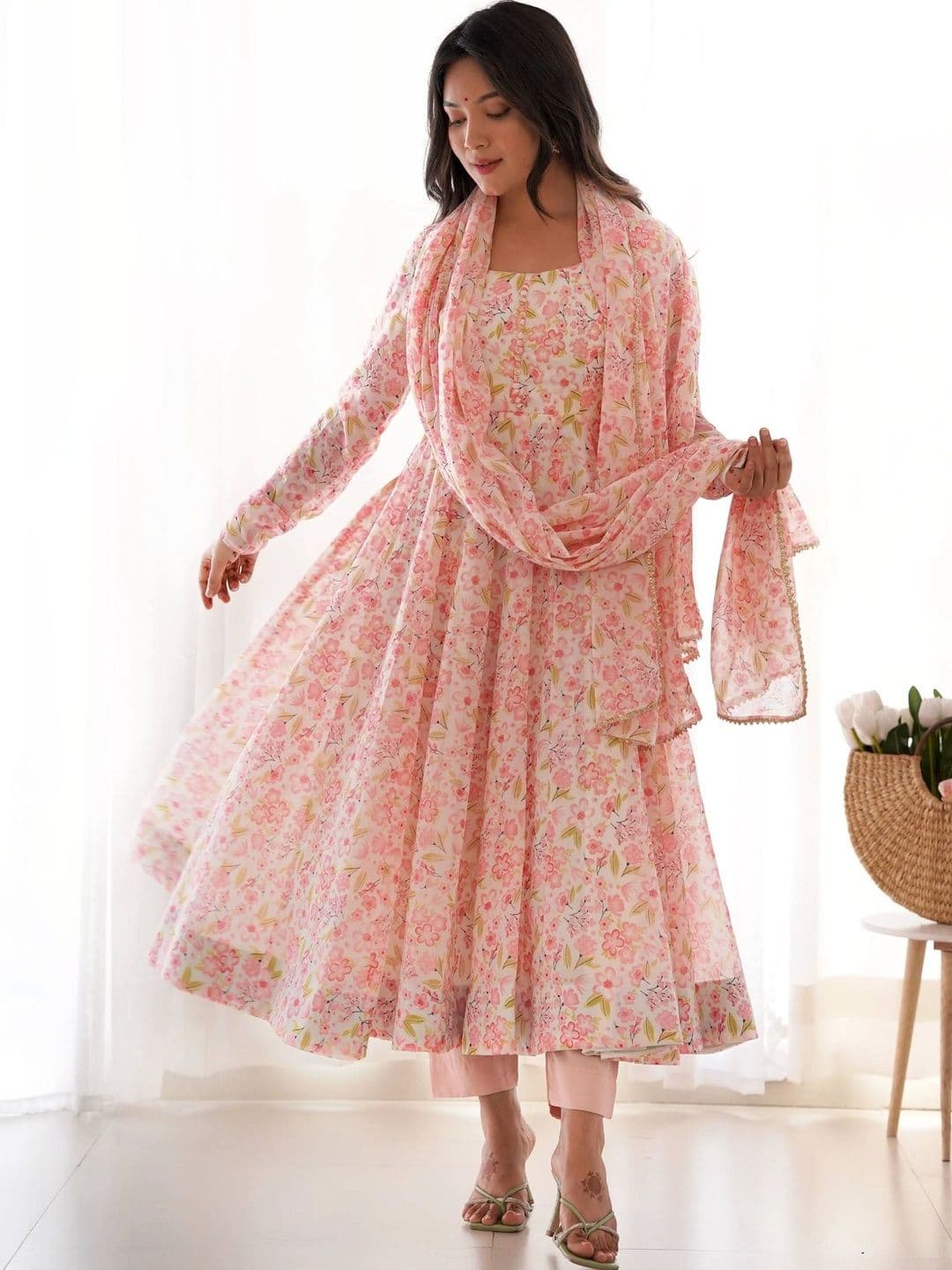 VASTRABELLA Women Floral Printed Regular Kurta with Trousers & With Dupatta thumbnail 6