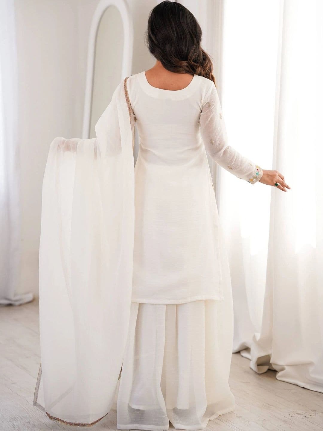 VASTRABELLA Women Ethnic Motifs Embroidered Regular Thread Work Kurta with Palazzos & With Dupatta thumbnail 2