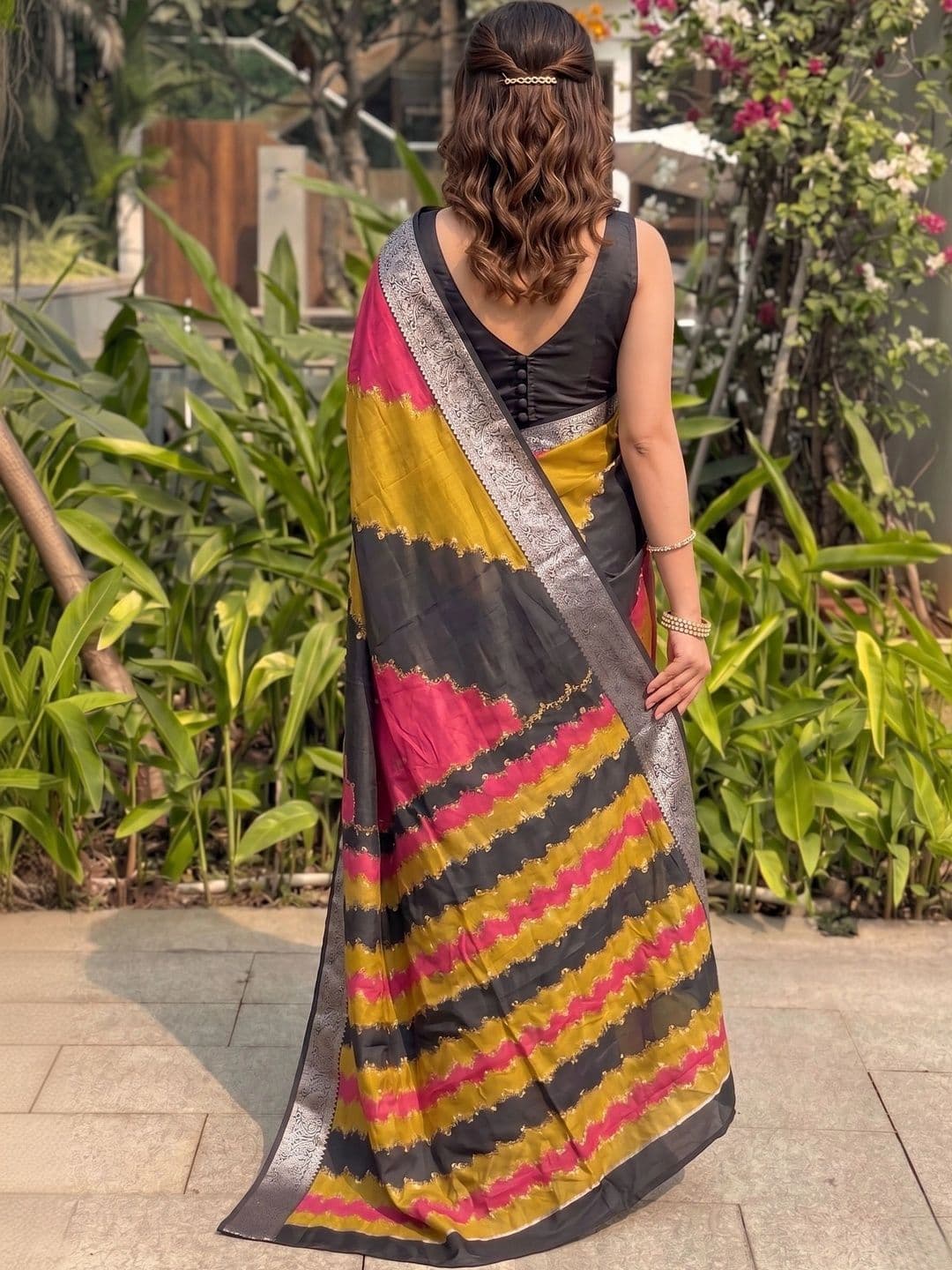Owee Leheriya Zari Silk Blend Designer Saree thumbnail 5