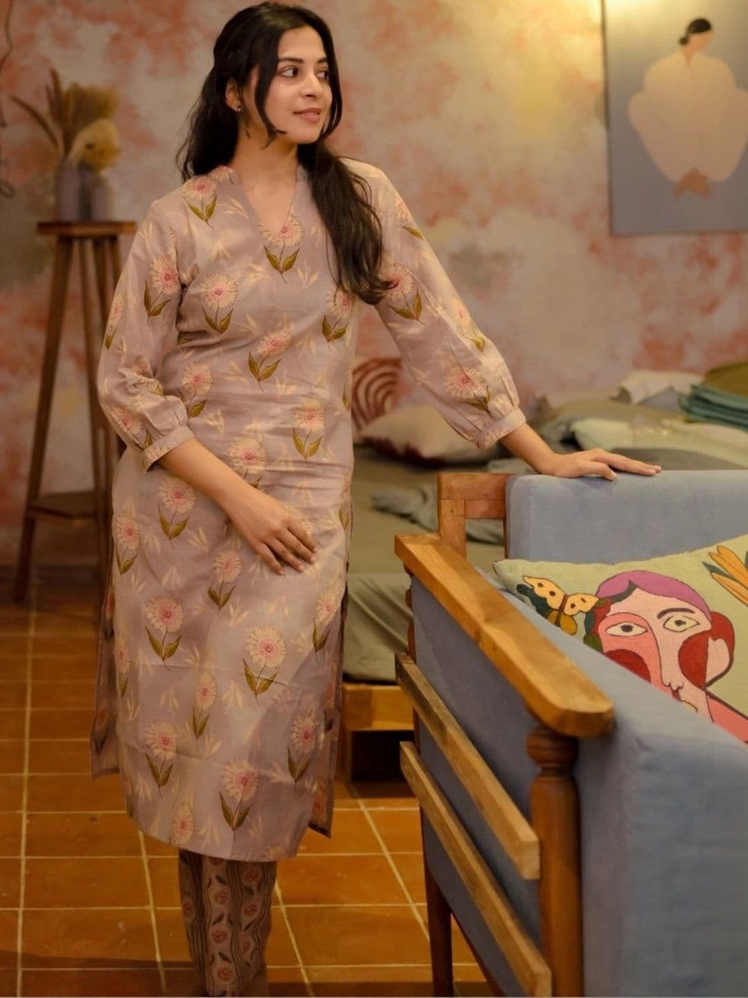 Vastara the Label Women Floral Printed Regular Pure Cotton Kurta with Trousers thumbnail 4