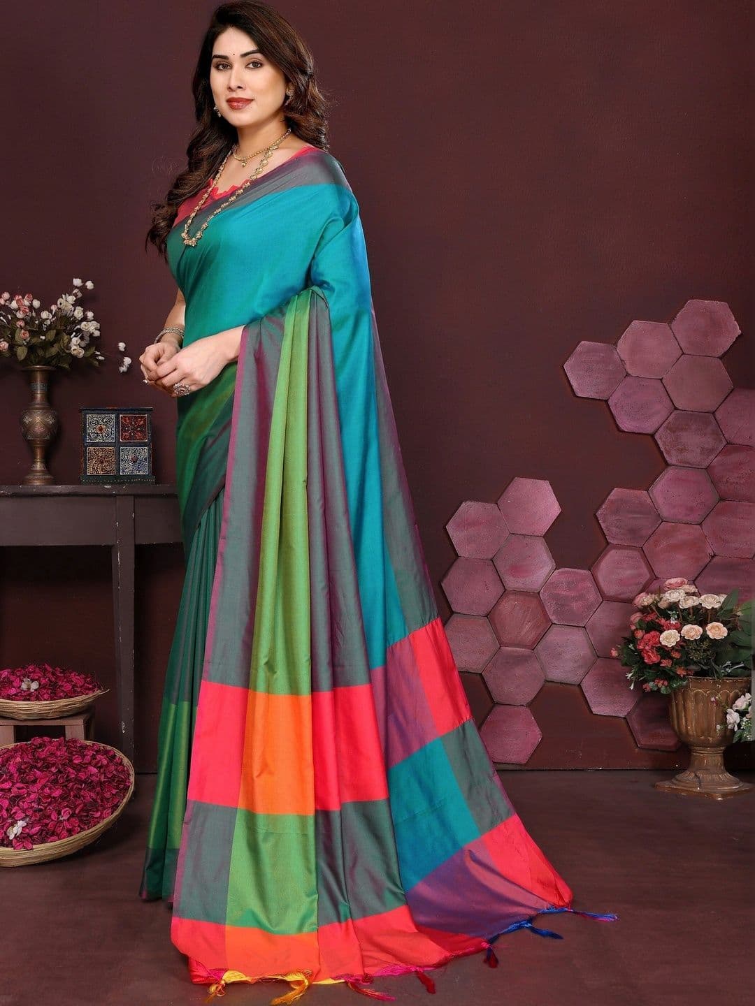 Owee Silk Cotton Designer Saree thumbnail 4