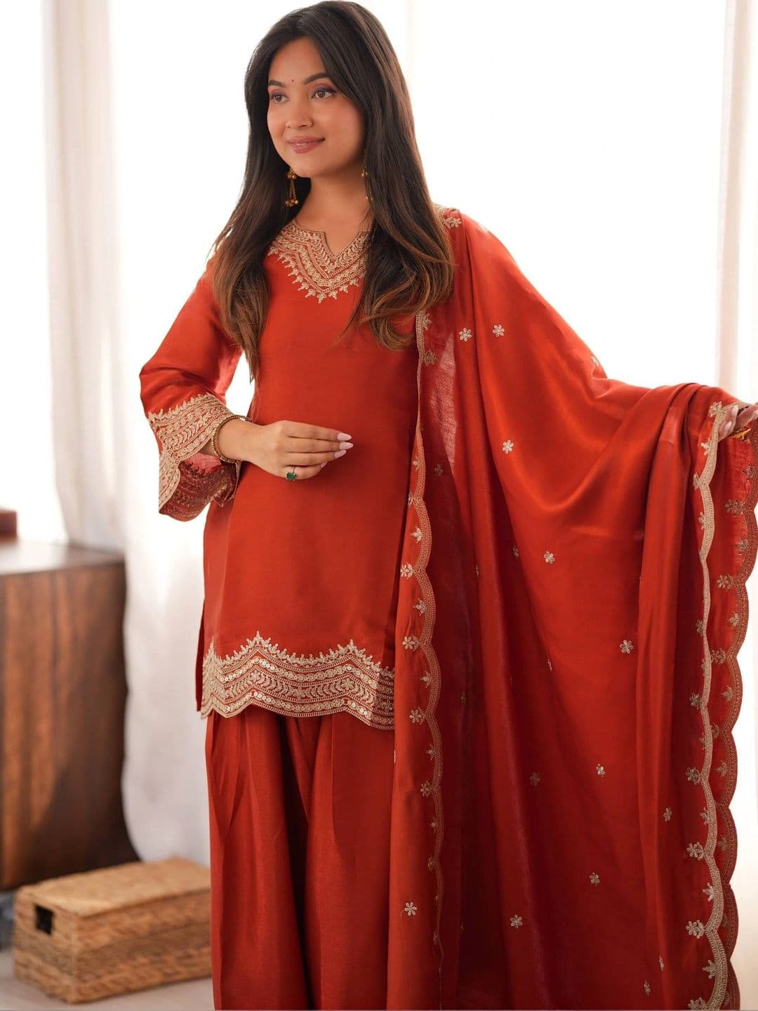 VASTRABELLA Women Ethnic Motifs Embroidered Regular Thread Work Kurta with Patiala & With Dupatta thumbnail 2