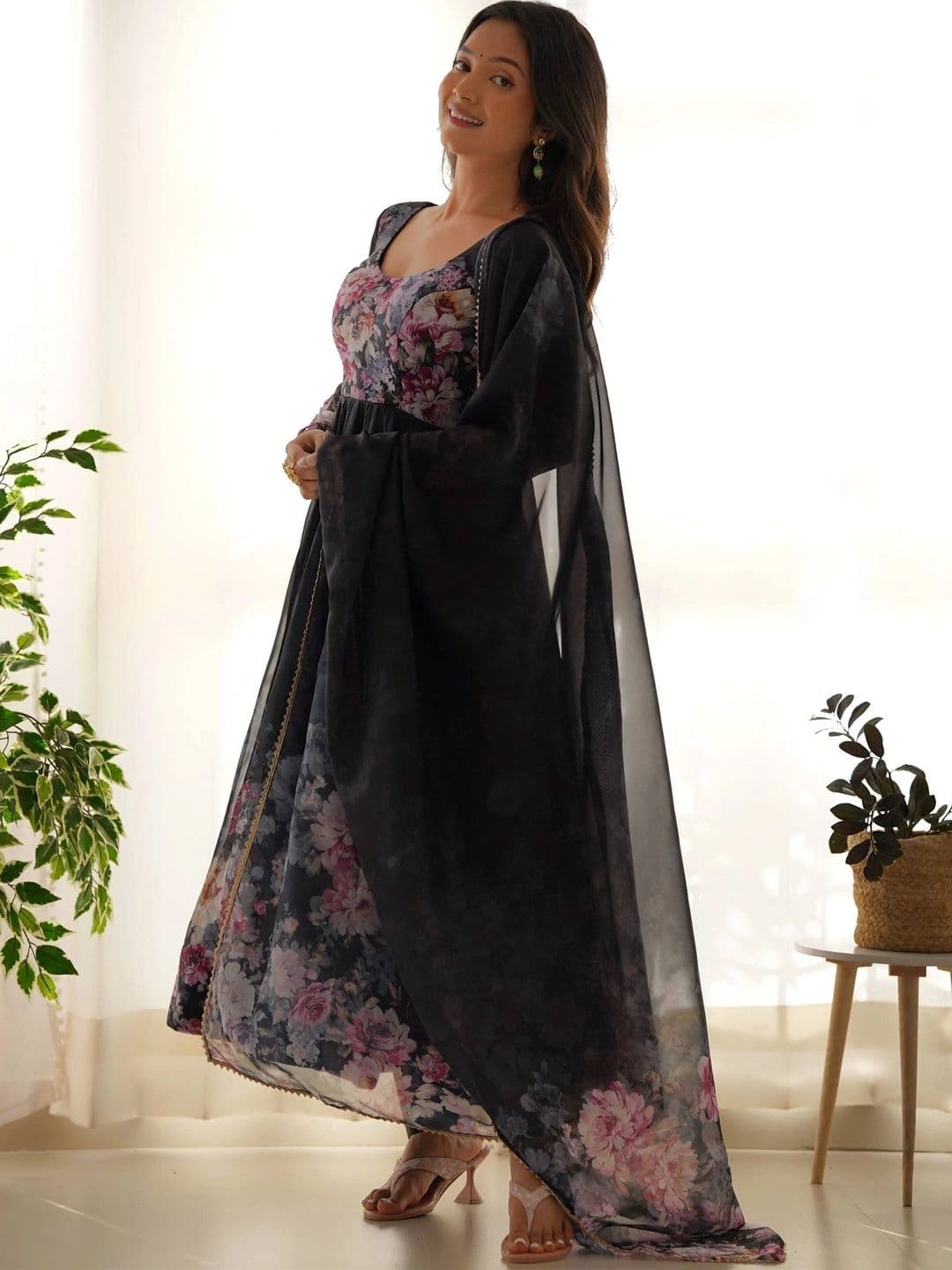 VASTRABELLA Women Floral Printed Empire Kurta with Trousers & With Dupatta thumbnail 7
