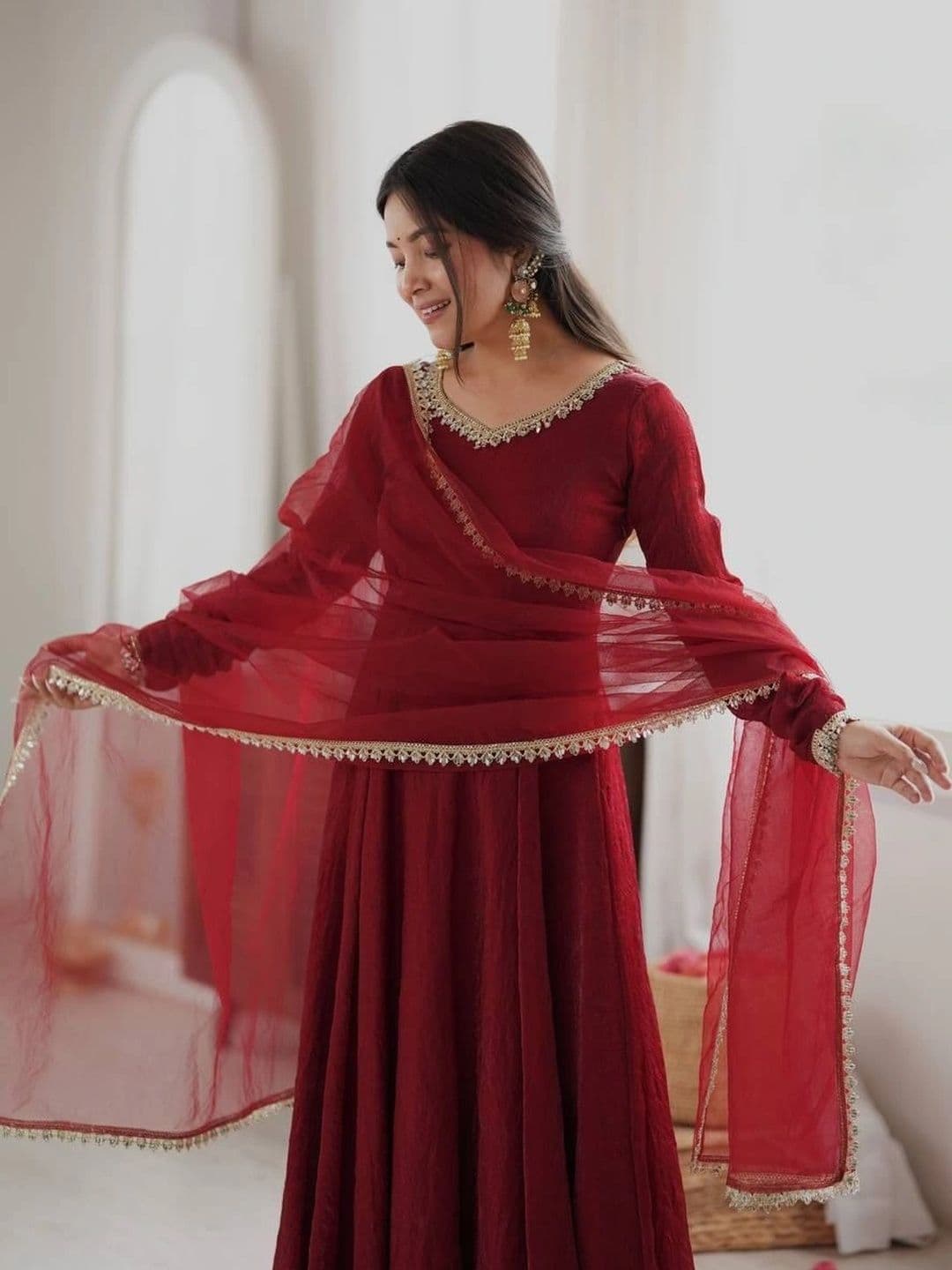 VASTRABELLA Women Empire Gotta Patti Pure Silk Kurta with Trousers & With Dupatta thumbnail 4